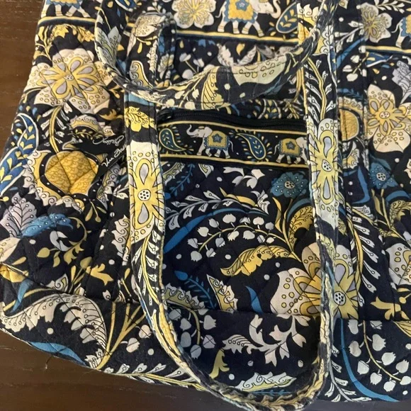 Vera Bradley, Tote in Retired Ellie Blue - Picture 9 of 12